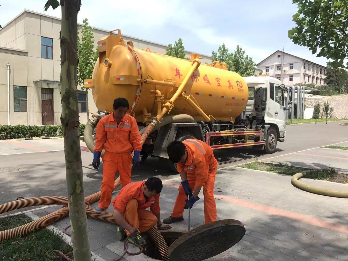 正宁化粪池清理与5-8吨吸粪车施工效率分析